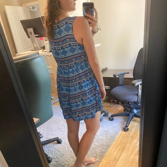 Dress - Picture 3 of 3